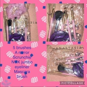 🆕 Pink soft brush set w/ mirror bundle